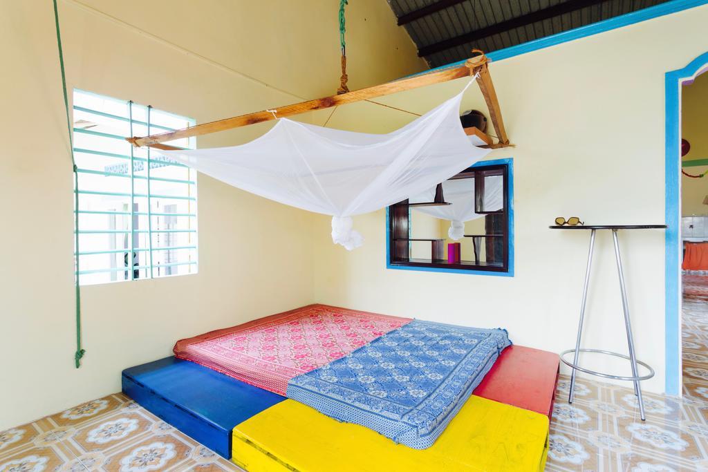 Апартаменты The Hoi An Hippie House Экстерьер фото